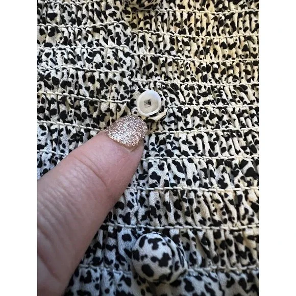 Sienna Sky blouse womens XS white black fitted gathered waist short sleeve NWT - Picture 9 of 9